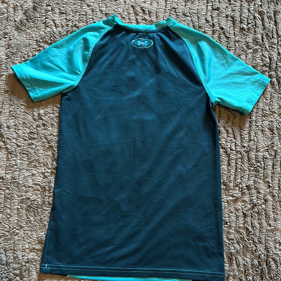 Boys Under Armour Heat Gear T Shirt - Picture 2 of 5